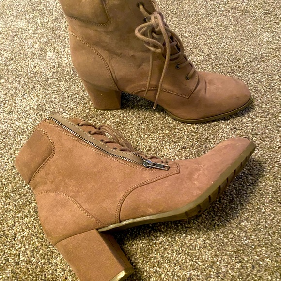 NWOT - Taupe Madden Girl Booties - Picture 3 of 3